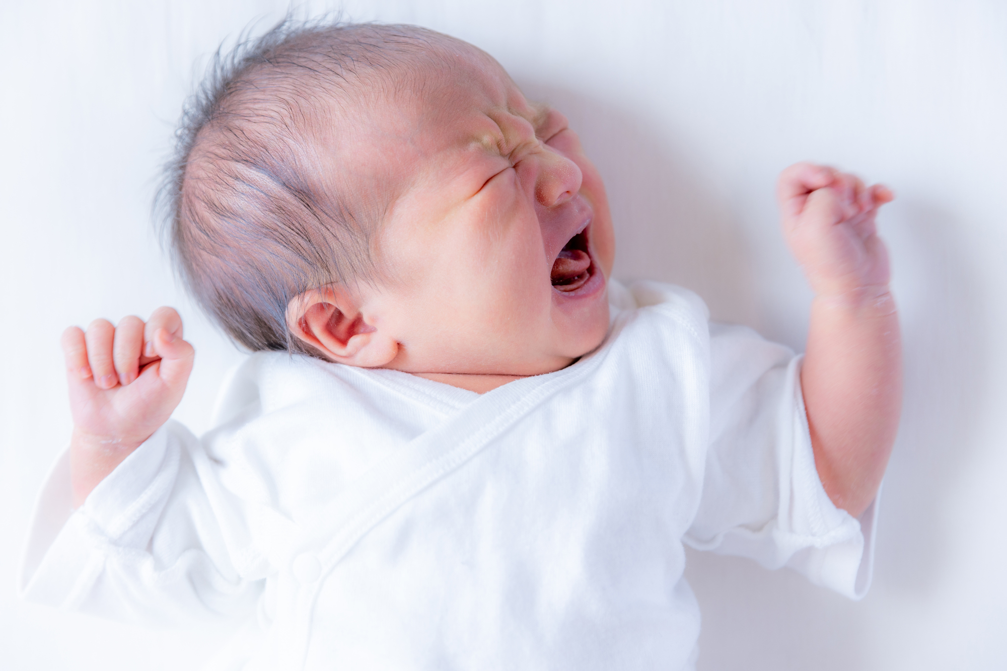 新生児が寝ない理由はさまざまある