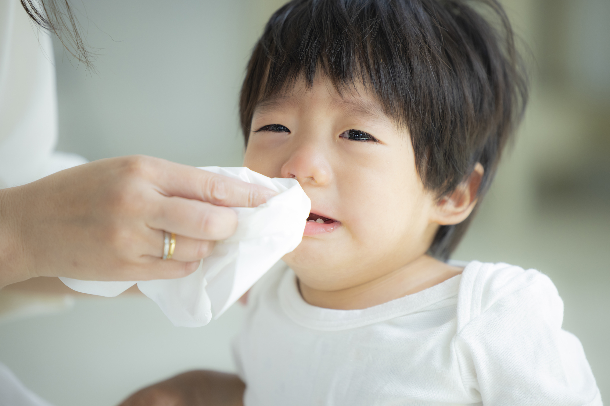 鼻をうまくかめない赤ちゃんや子どもへのケア方法